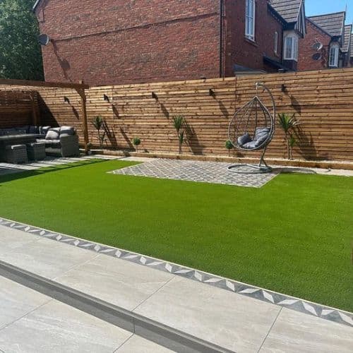 Backyard lawn with synthetic grass - Al Quoz, Dubai