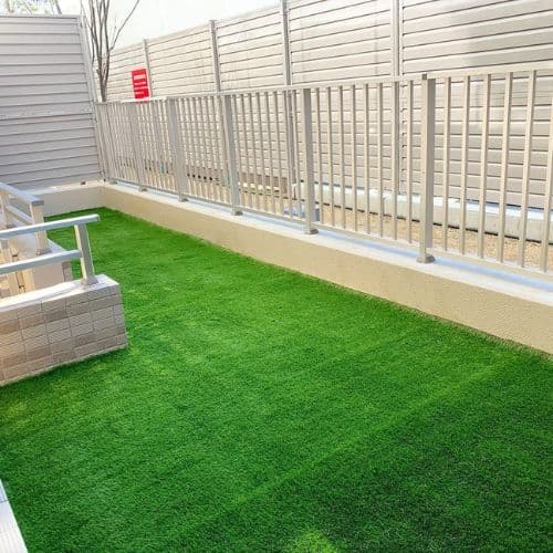 Villa courtyard turf finish