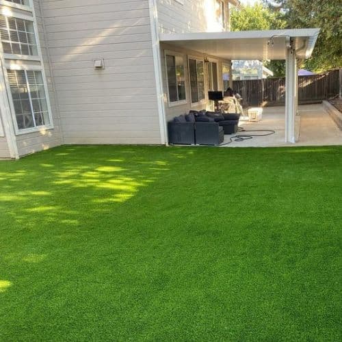 Finished balcony turf detail