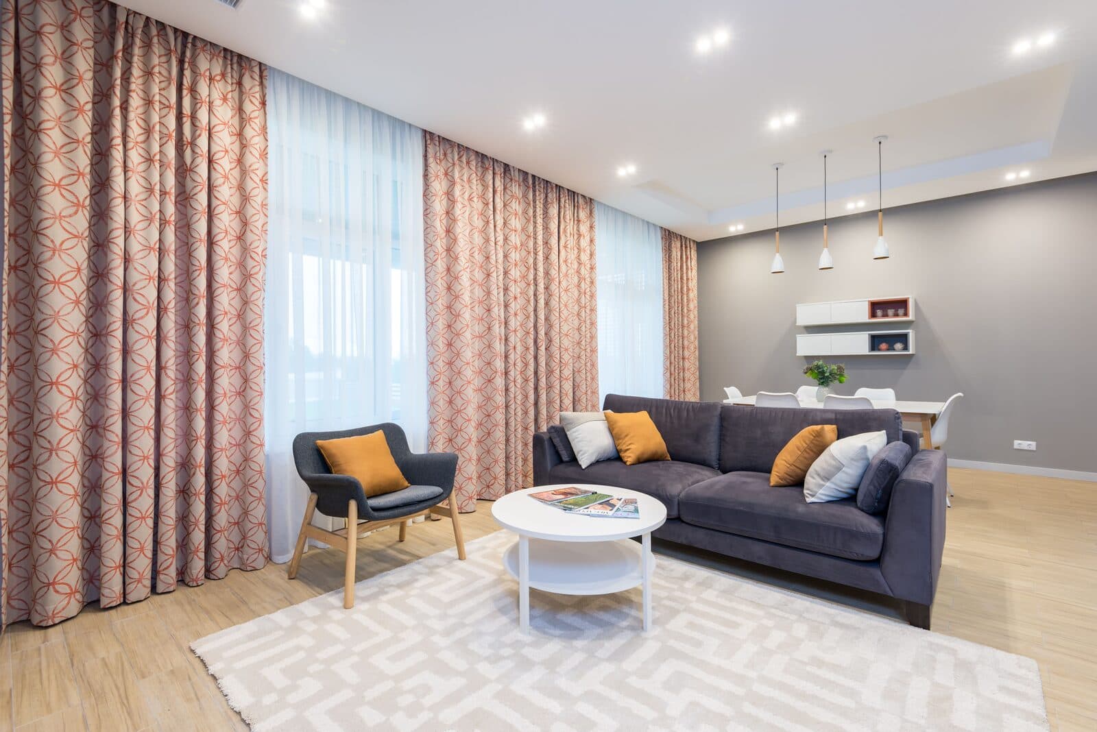 Made-to-measure curtains and blinds supply and install in Dubai