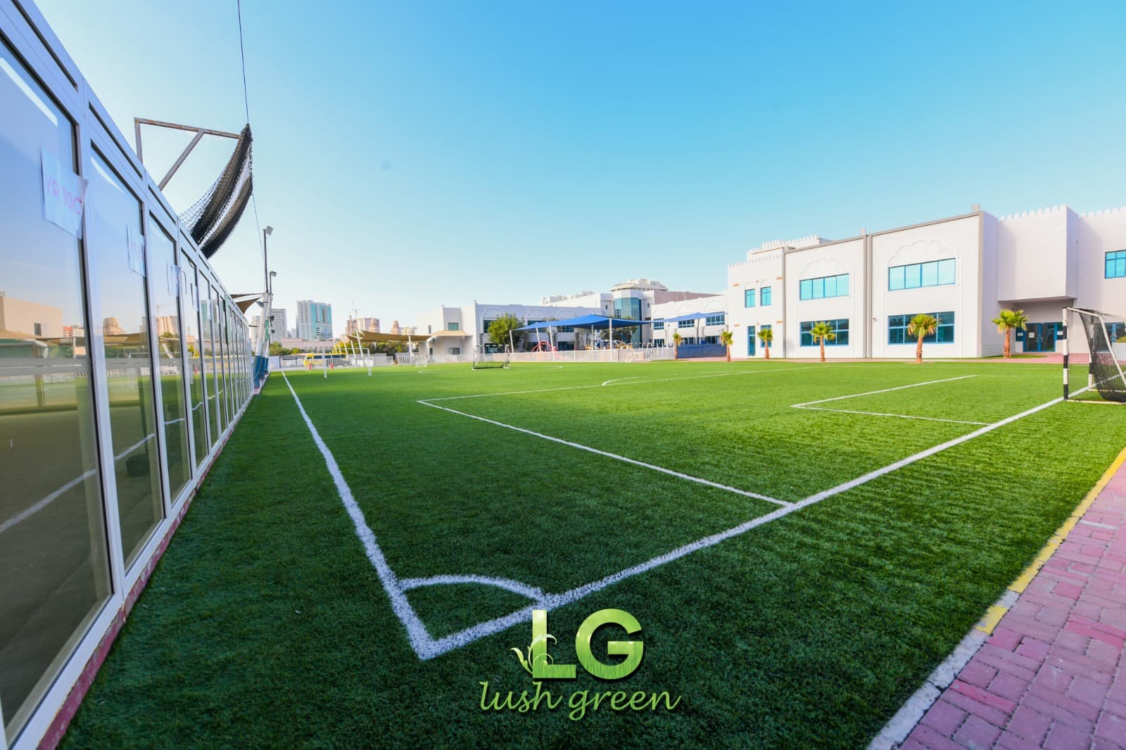School football pitch with artificial turf - Sports pitches, Dubai