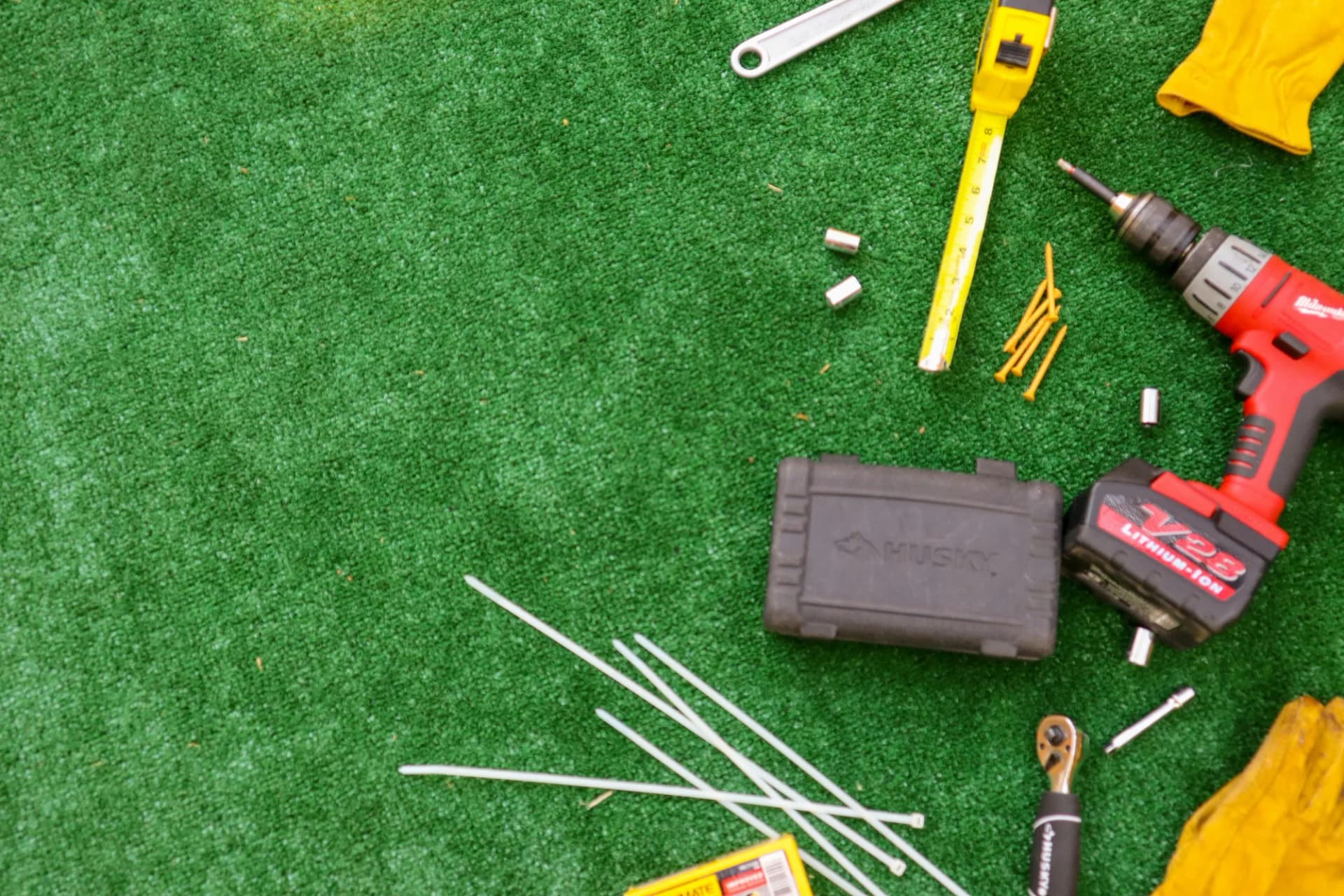 Tools for how to install artificial grass in Dubai