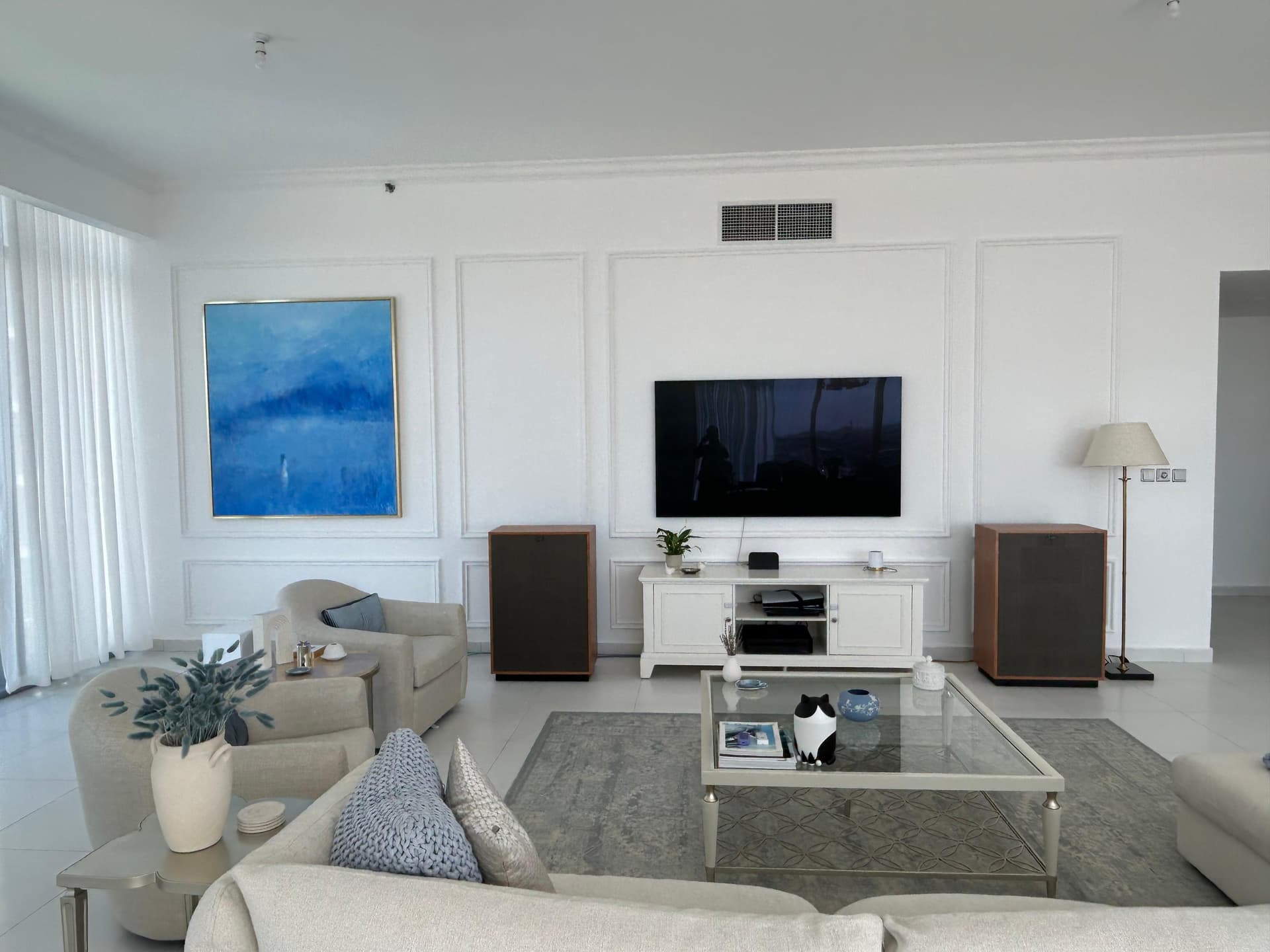 After, Living room feature wall, PU foam wall moulding before and after, Dubai